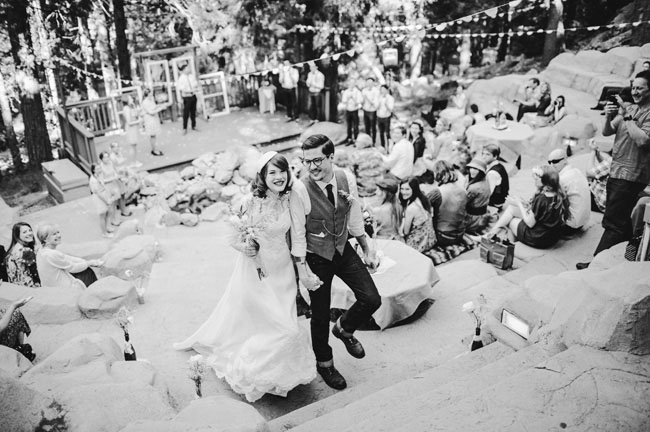 молодожены