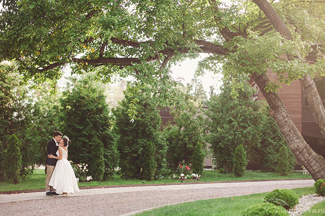 Дружеская и тёплая свадьба Ильи и Насти, фотосессия жениха и невесты