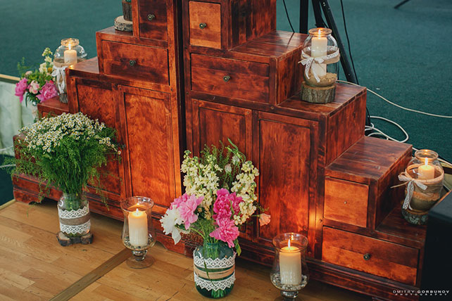 декор свадебного зала в стиле рустик