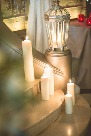 Италия в центре Москвы, свечи в декоре