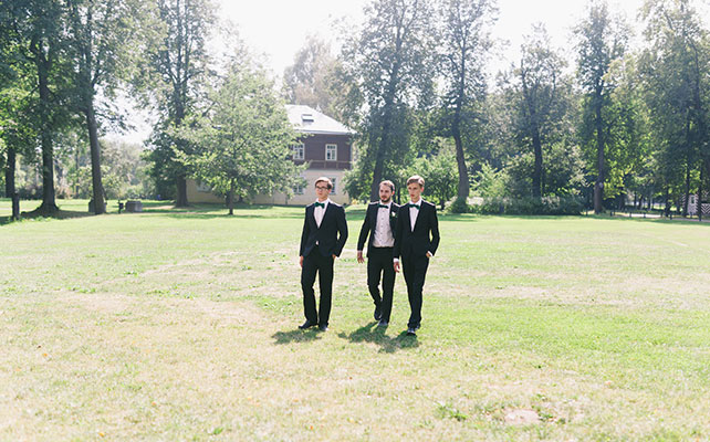 С любовью к семейным традициям, изумрудная свадьба Анны и Антона, жених с друзьями