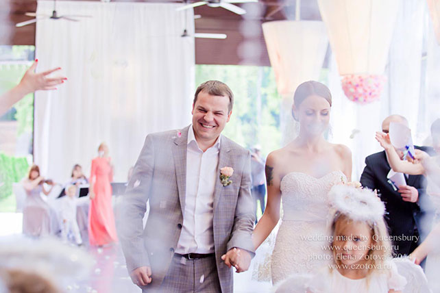 встреча жениха и невесты, Юлия и Дмитрий: шикарная классическая свадьба с венчанием