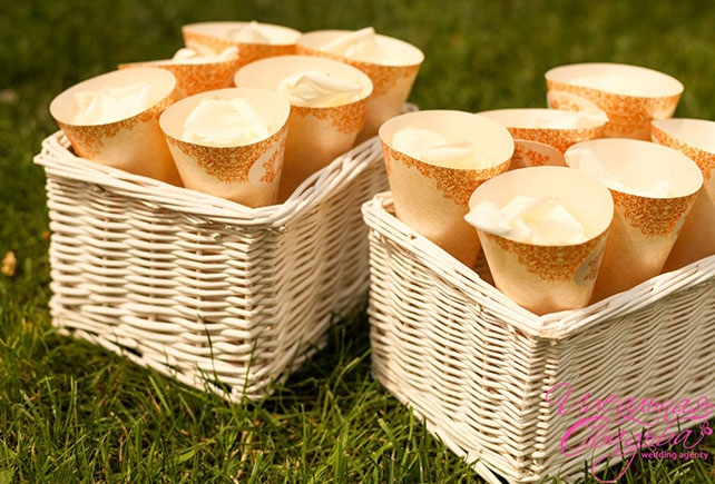 королевская нежность, роскошная свадьба, кулечки с лепестками