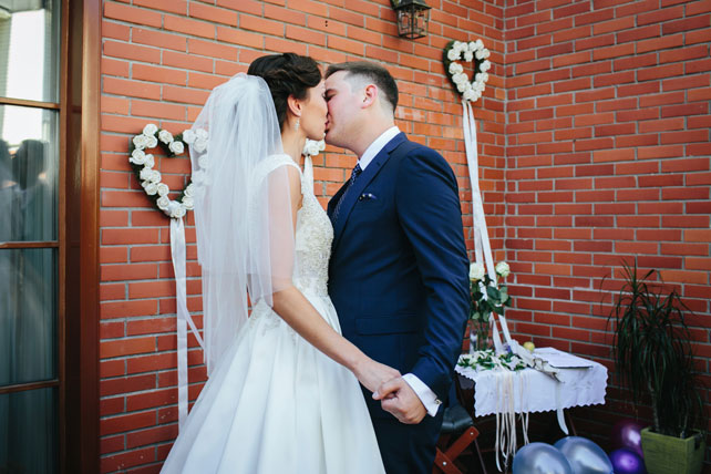 Легче ветра - свадьба на берегу, встреча жениха и невесты