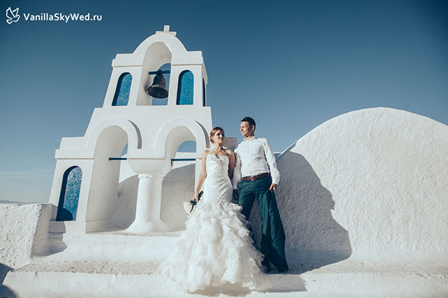 фотосессия жениха и невесты у стены