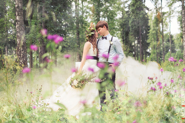 лесная свадьба в стиле бохо, жених и невеста