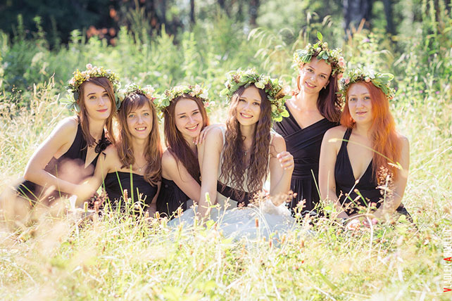 лесная свадьба в стиле бохо, невеста с подружками