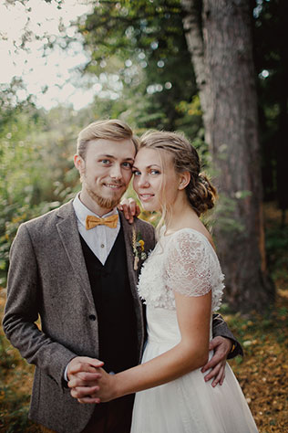 Свадьба в стиле эко-рустик, жених и невеста