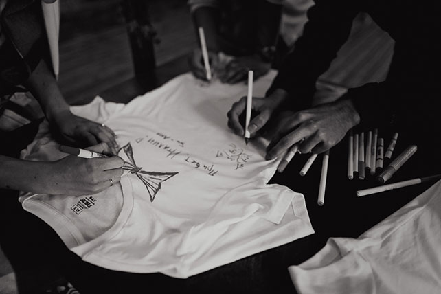 Свадьба в стиле эко-рустик, пожелания на футболке