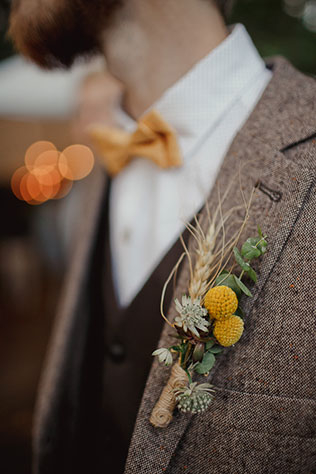 Свадьба в стиле эко-рустик, бутоньерка жениха