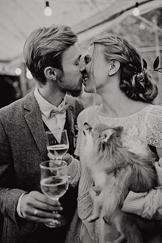 Свадьба в стиле эко-рустик, жених и невеста