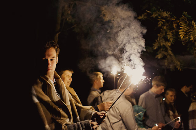 Свадьба в стиле эко-рустик, бенгальские огни