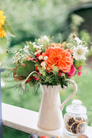 летняя свадьба в стиле рустик, декор места торжества