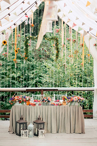 летняя свадьба в стиле рустик, декор места торжества