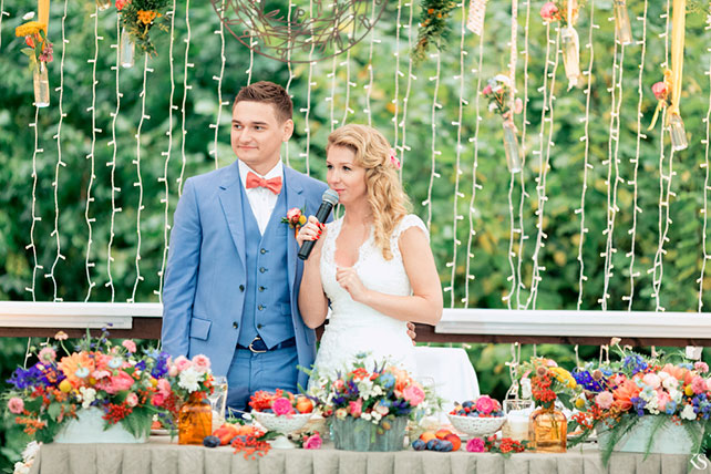 летняя свадьба в стиле рустик, жених и невеста