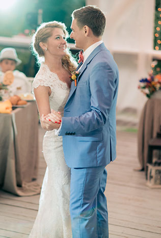 летняя свадьба в стиле рустик, танец молодоженов