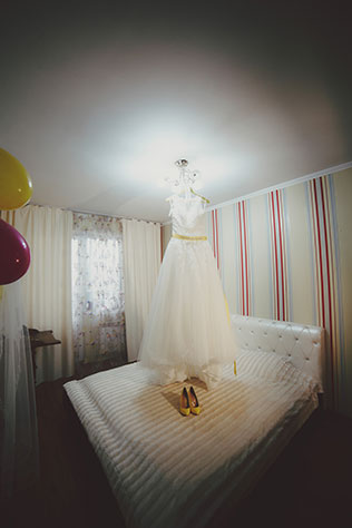 лимонно-жёлтая свадьба, платье невесты