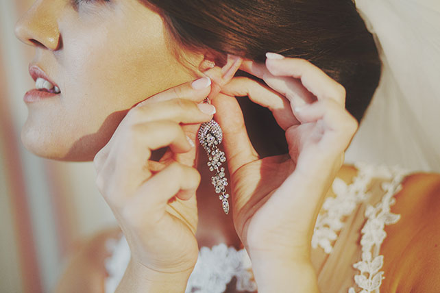 лимонно-жёлтая свадьба, серьги невесты