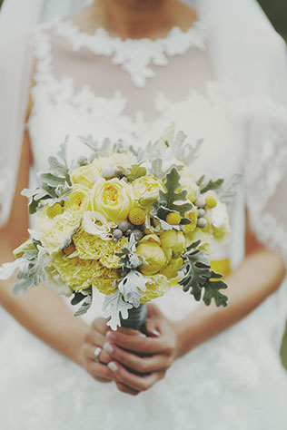 лимонно-жёлтая свадьба, желтый букет невесты