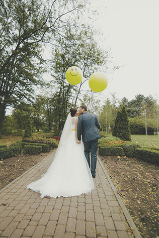лимонно-жёлтая свадьба, жених и невеста