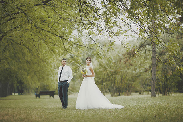 лимонно-жёлтая свадьба, жених и невеста