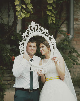 лимонно-жёлтая свадьба, жених и невеста