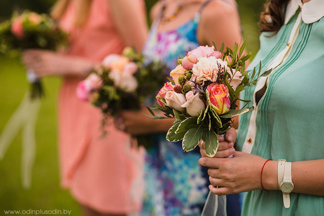 современная классика «Магия чисел», букетики подружек невесты
