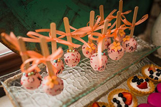 современная классика «Магия чисел», кейк попс на свадьбе