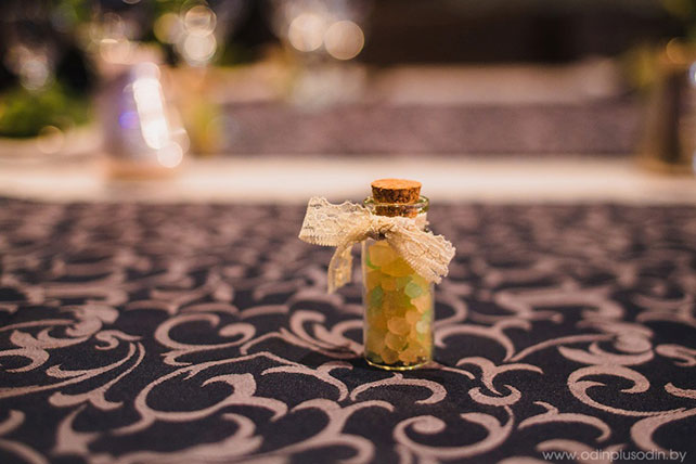 современная классика «Магия чисел», бонбоньерки для гостей