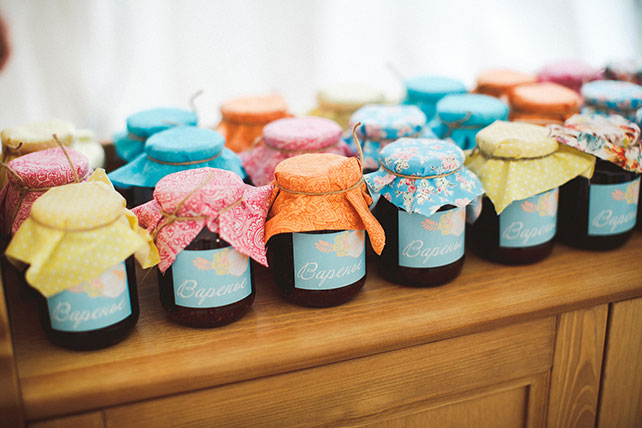 Милая летняя свадьба, баночки с вареньем