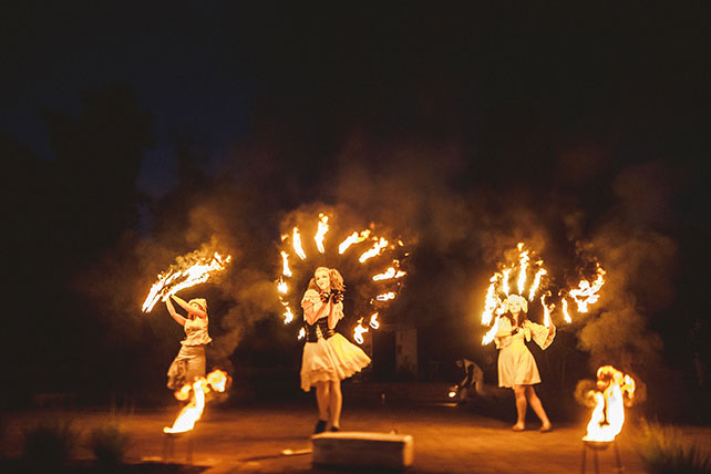 Милая летняя свадьба, фаер шоу