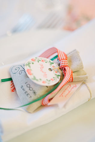 свадьба в стиле рустик, бонбоньерки мешочки