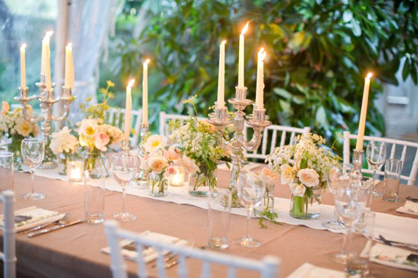 подсвечник со свечами