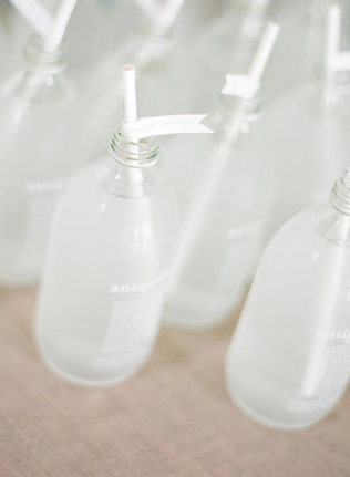 бутылочки с лимонадом