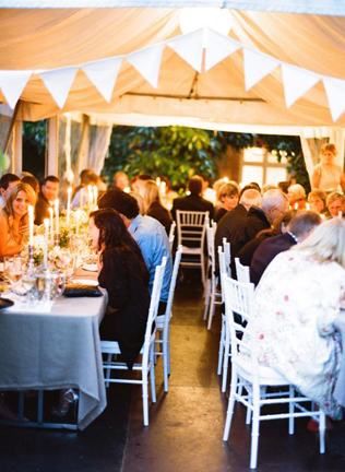 гости за столом