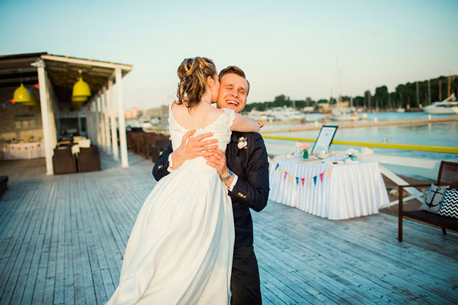 морская свадьба, жених и невеста