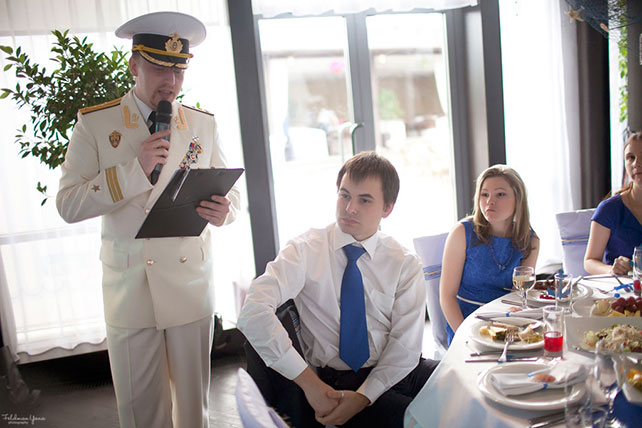 морская свадьба, ведущий в костюме капитана