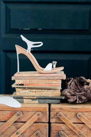 морская свадьба в Ницце, туфли невесты