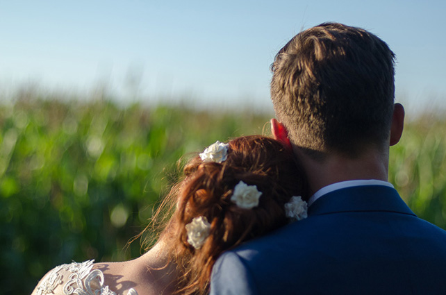 Свадьба в музыкальной тематике, жених и невеста