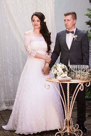 мятно-золотая свадьба, жених и невеста