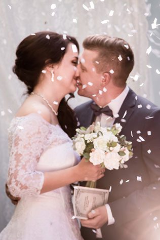 мятно-золотая свадьба, жених и невеста