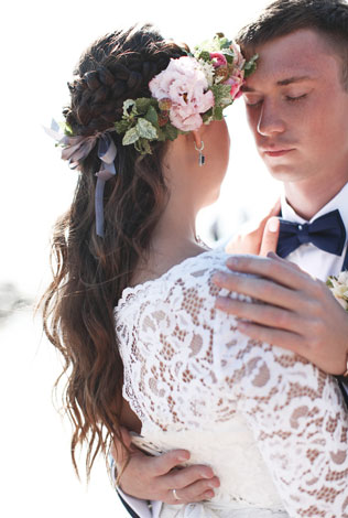 Путешествие на край света, жених и невеста на берегу