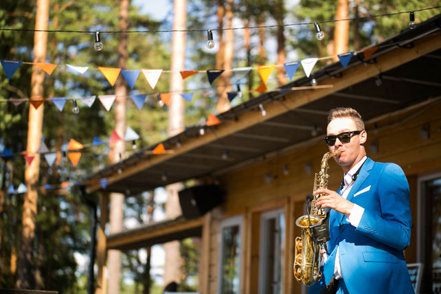 Путешествие на край света, живая музыка