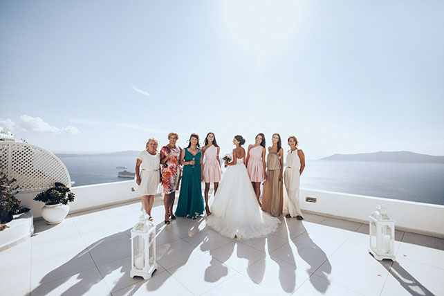 На краю света, невеста с гостями