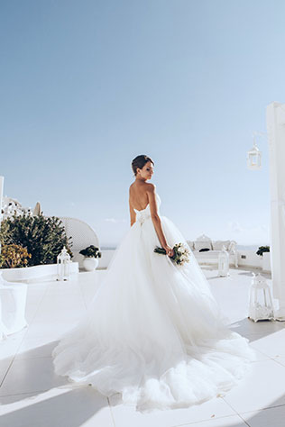 На краю света, образ невесты