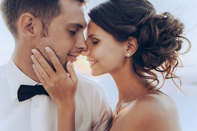 На краю света, жених и невеста