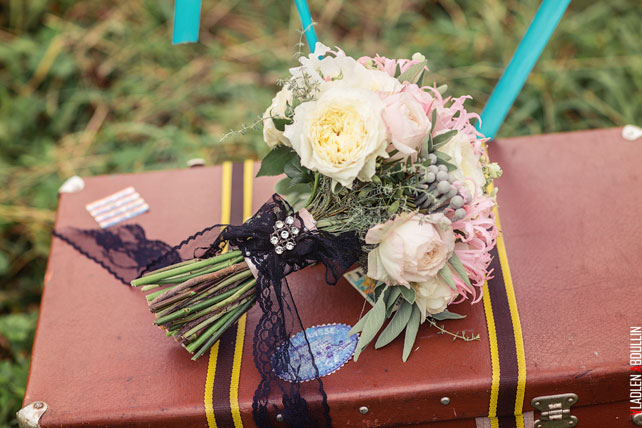 небесная свадьба с воздушными шарами, букет невесты