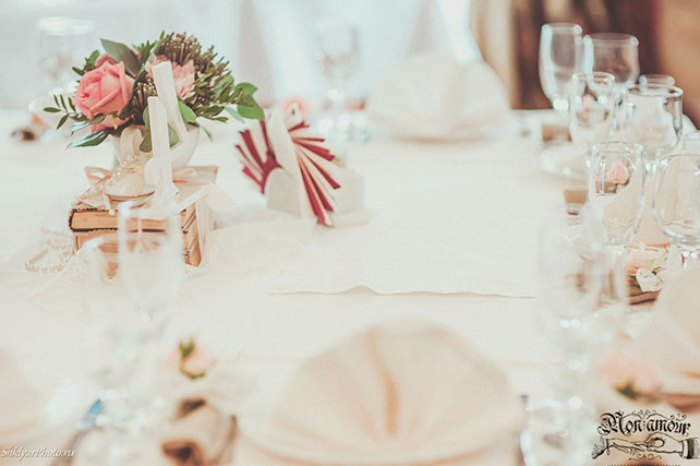 Нежность в розовом цвете, сервировка стола