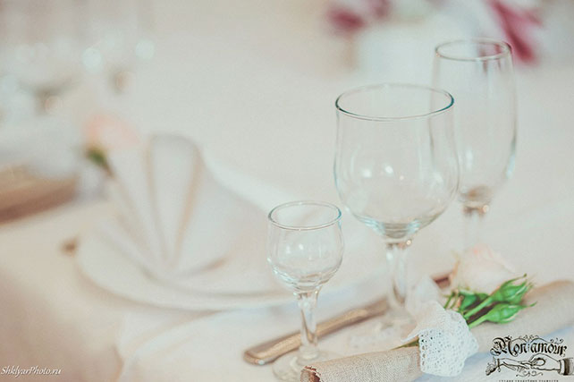 Нежность в розовом цвете, сервировка стола