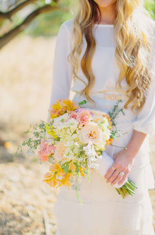 нежная свадьба в стиле рустик, букет невесты